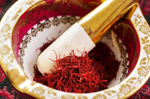 زعفران لوکس با ضخامت کلاله بالا و رنگ طبیعی مناسب صادرات